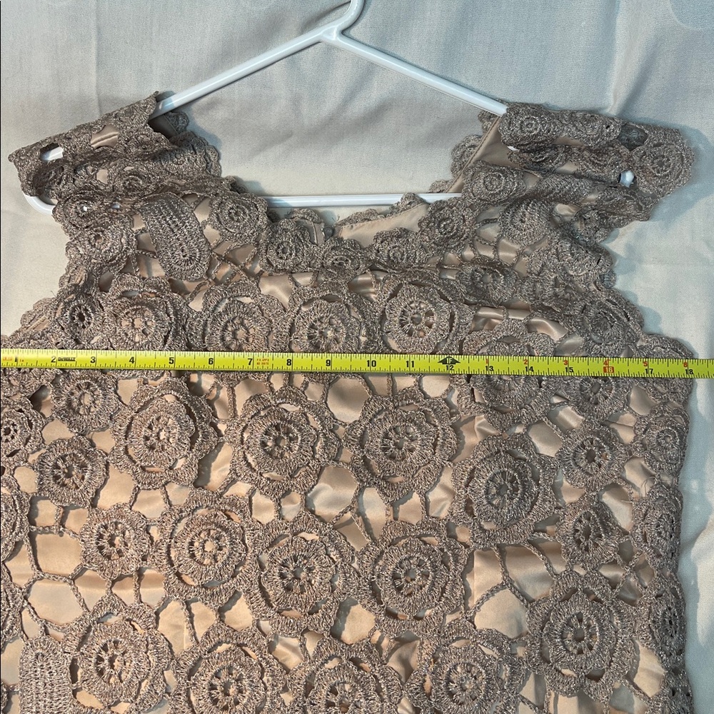 Elegant, Vintage Crocheted Beige 1950’s Wiggle Dress - Picture 5 of 16